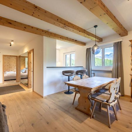 Cosy Apartment Facing Piz Rosatsch St. Moritz Luaran gambar