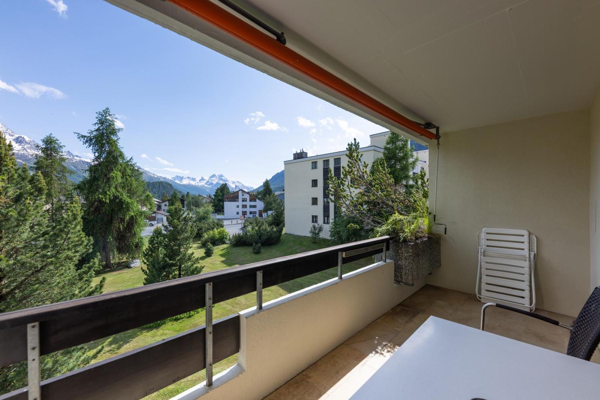Cosy Apartment Facing Piz Rosatsch St. Moritz Luaran gambar