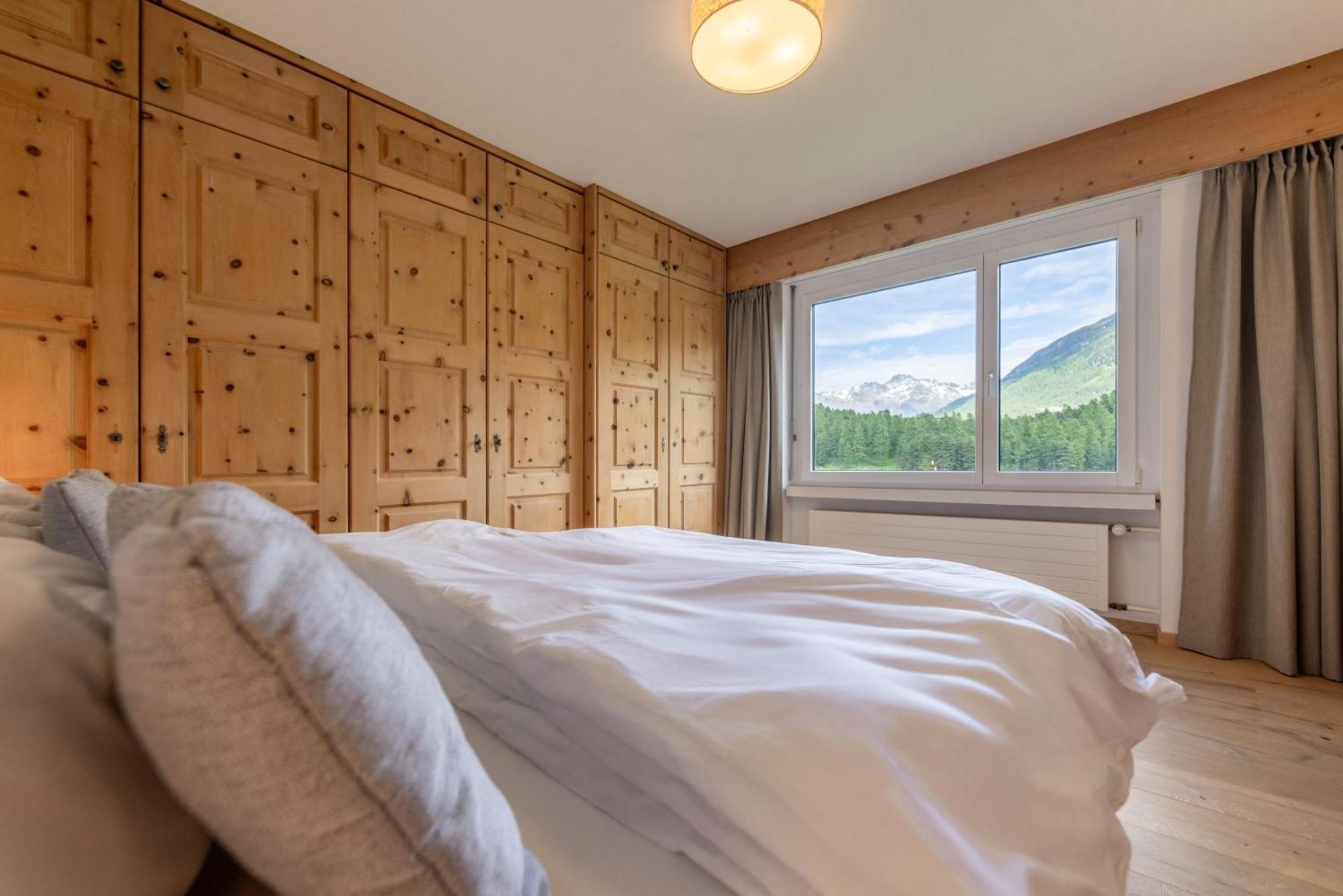 Cosy Apartment Facing Piz Rosatsch St. Moritz Luaran gambar