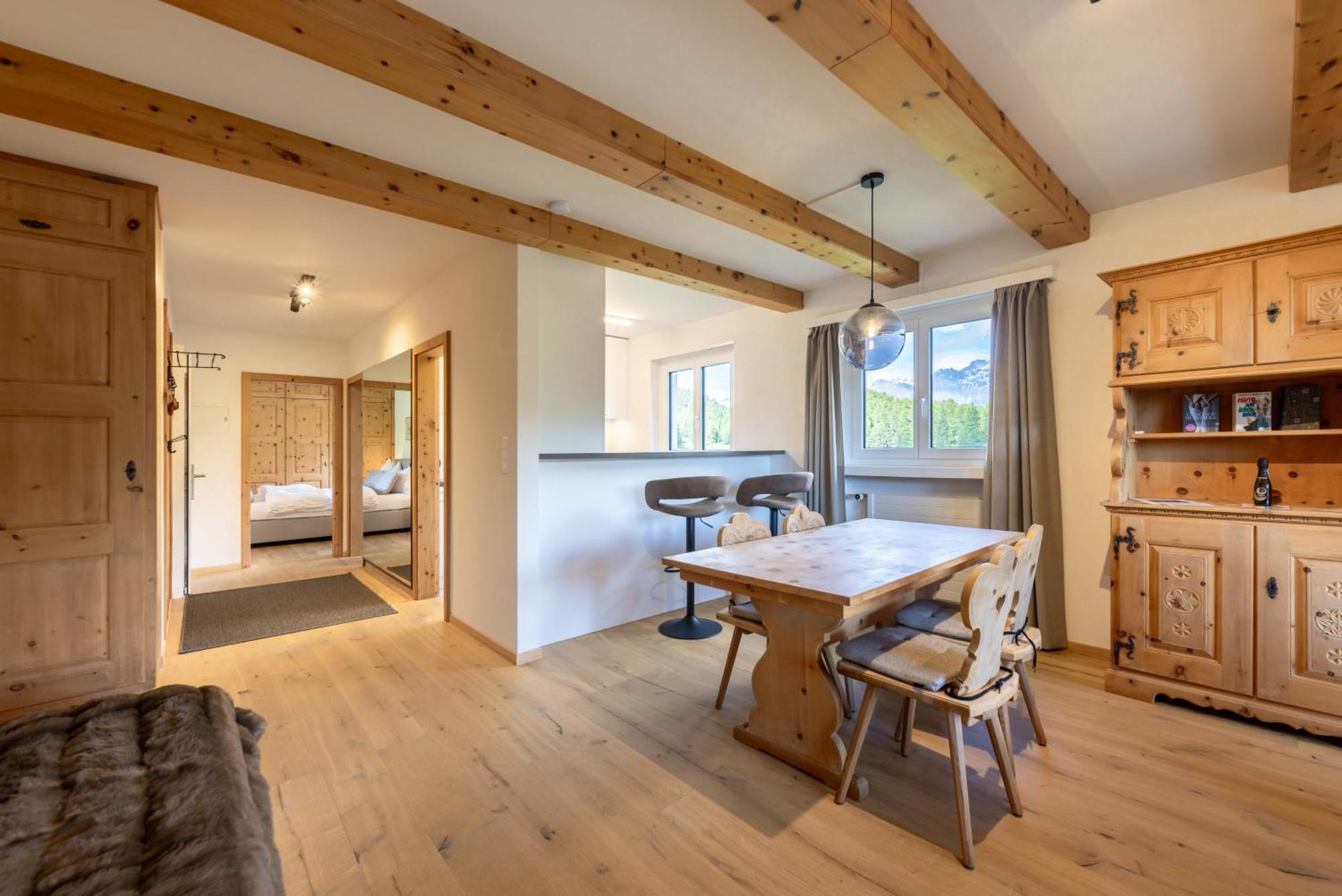 Cosy Apartment Facing Piz Rosatsch St. Moritz Luaran gambar