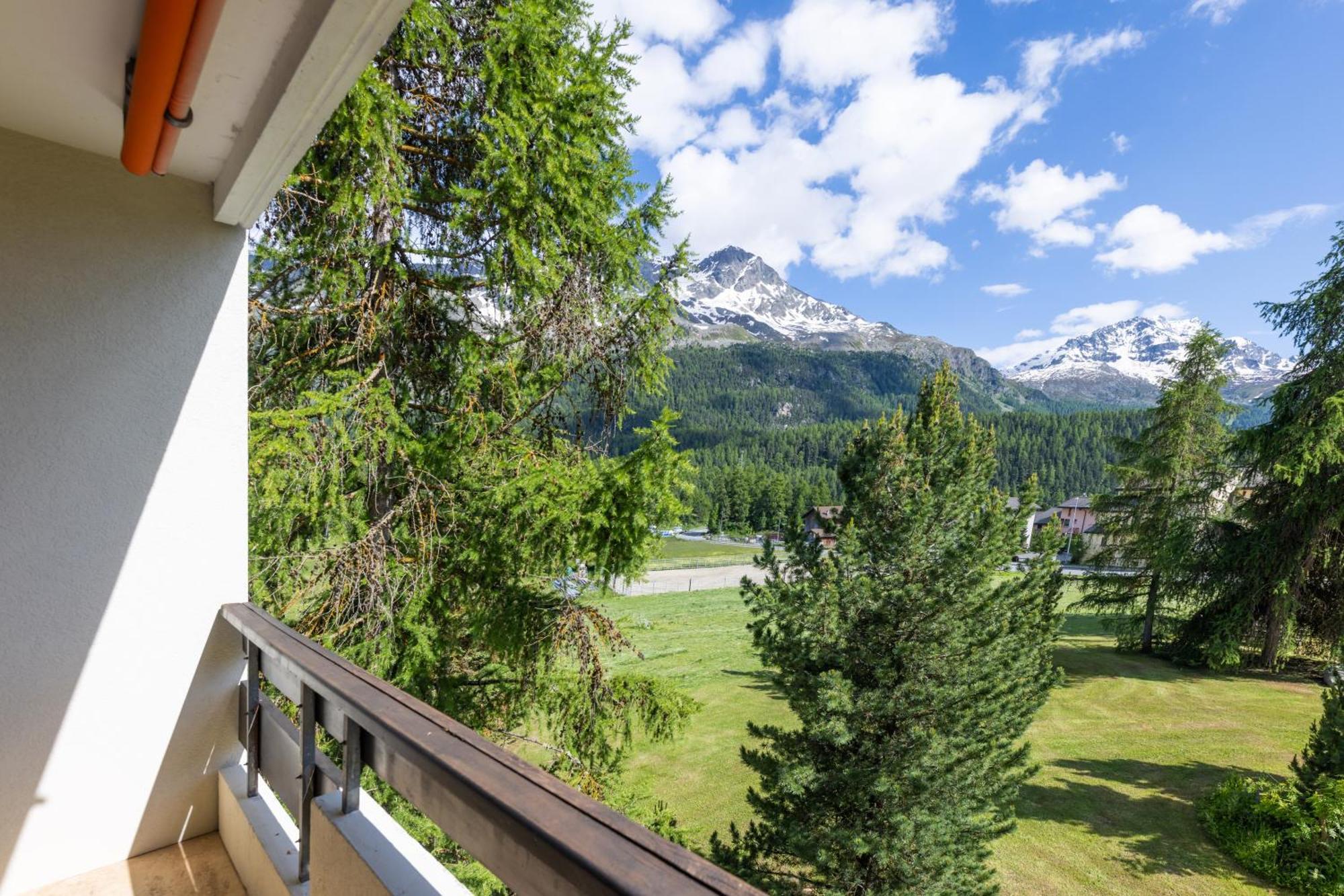 Cosy Apartment Facing Piz Rosatsch St. Moritz Luaran gambar